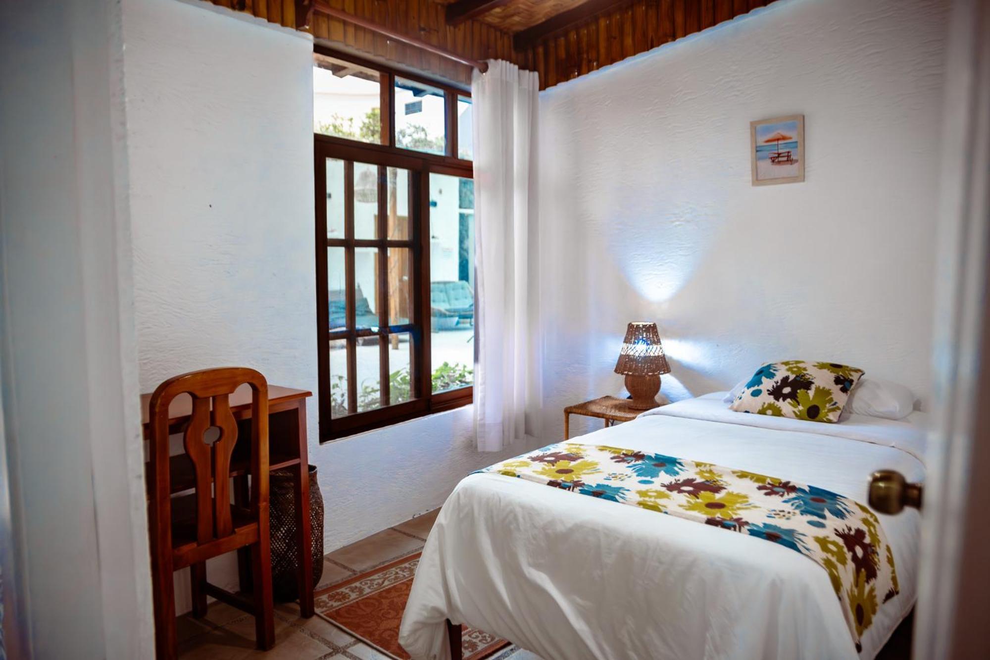Hotel Miconia Пуерто Бакерисо Морено Екстериор снимка